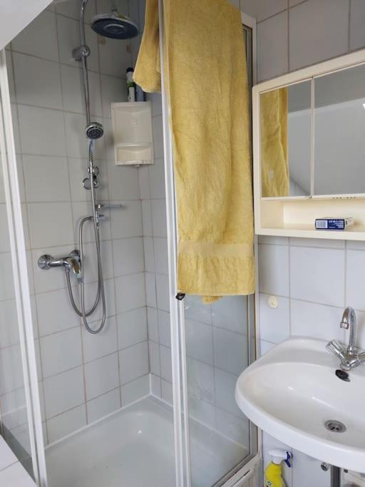 Helle Ruhige Zimmer Zu Vermieten Kassel Exterior foto